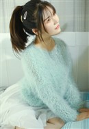 超短裙美眉白皙大长腿私房写真