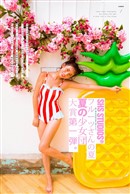 甜美女孩闺蜜时尚泳装俏皮性感诱